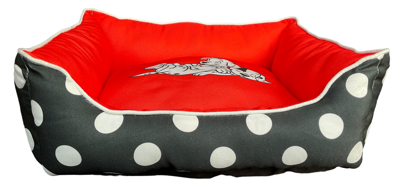 Dot & Dream: Eco-Chic Polka Dot Pet Bed