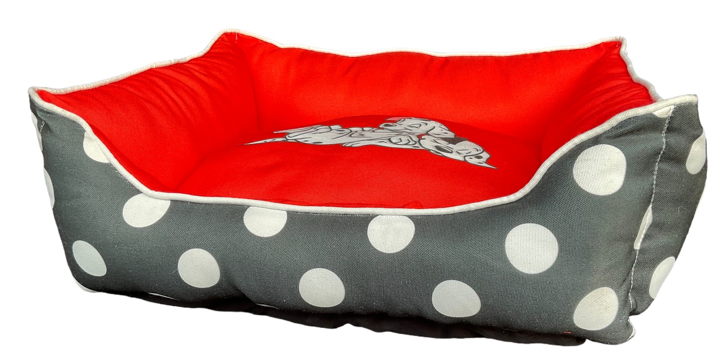 Dot & Dream: Eco-Chic Polka Dot Pet Bed