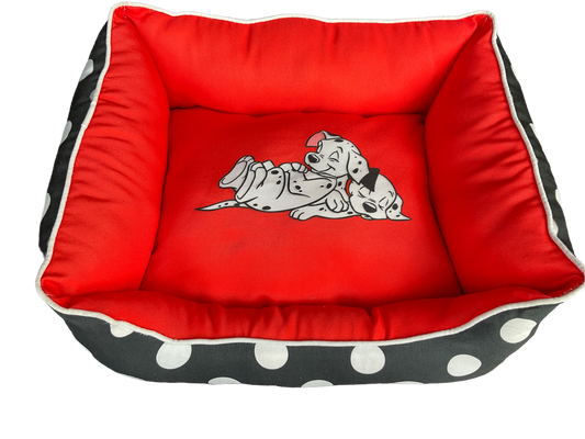 Dot & Dream: Eco-Chic Polka Dot Pet Bed